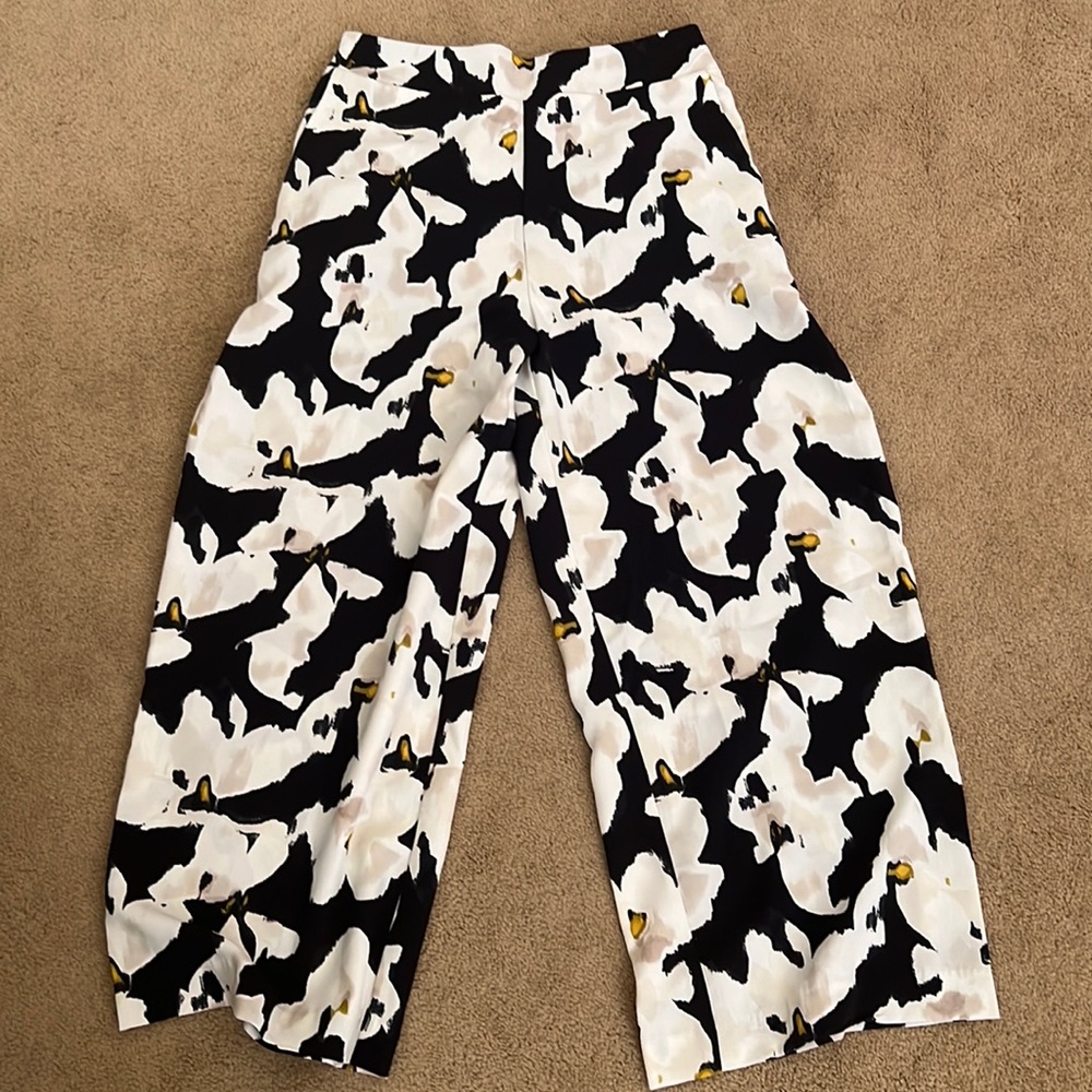 BRAND NEW CROP PANT!!!